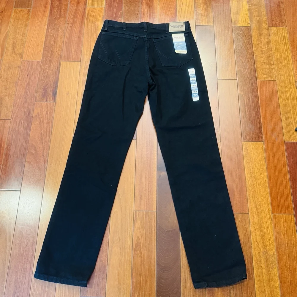 NWT Wrangler Regular Fit Size:34x34 Regular Fit Jeans Straight Black Men
